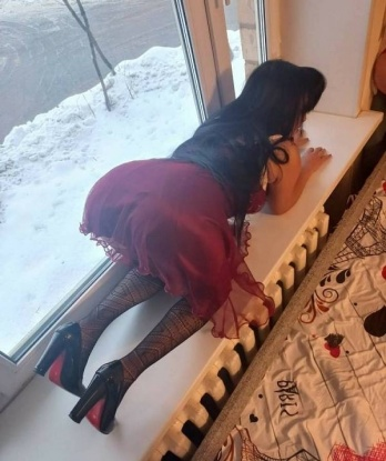 Аппетитная и жгучая леди ждет встречи. Готова побаловать и удивить. Приезжай ко мне, обещаю страстные моменты и ни секунды скучно не будет! 412, 24 года